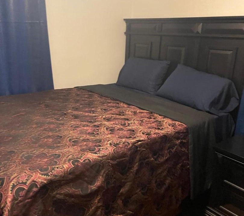 Photo of Bedroom in Alden Manor