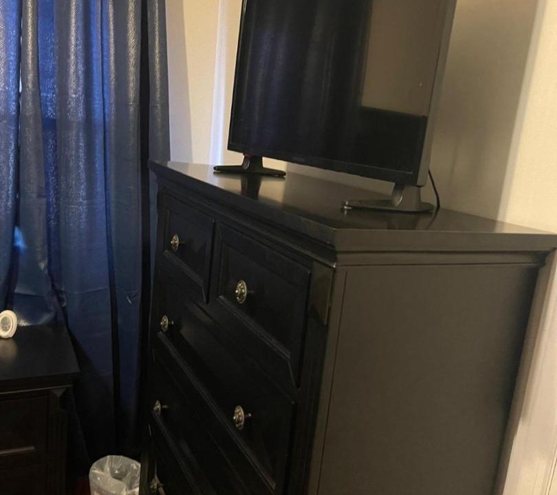 Photo of Bedroom in Alden Manor