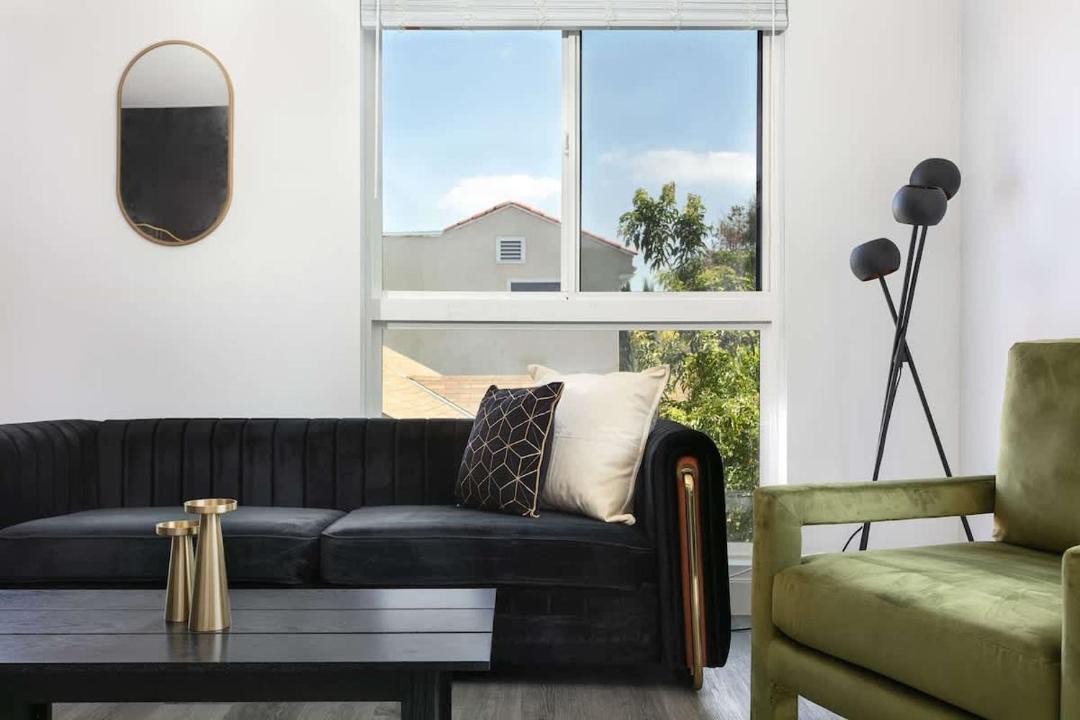 Photo of Livingroom in Mid City