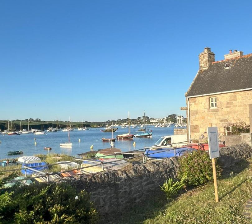 Photo of Others in Breles