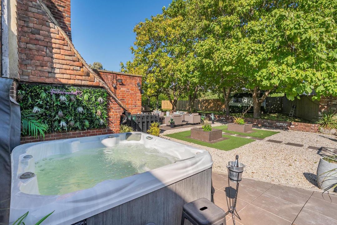 Photo of Others in Charing