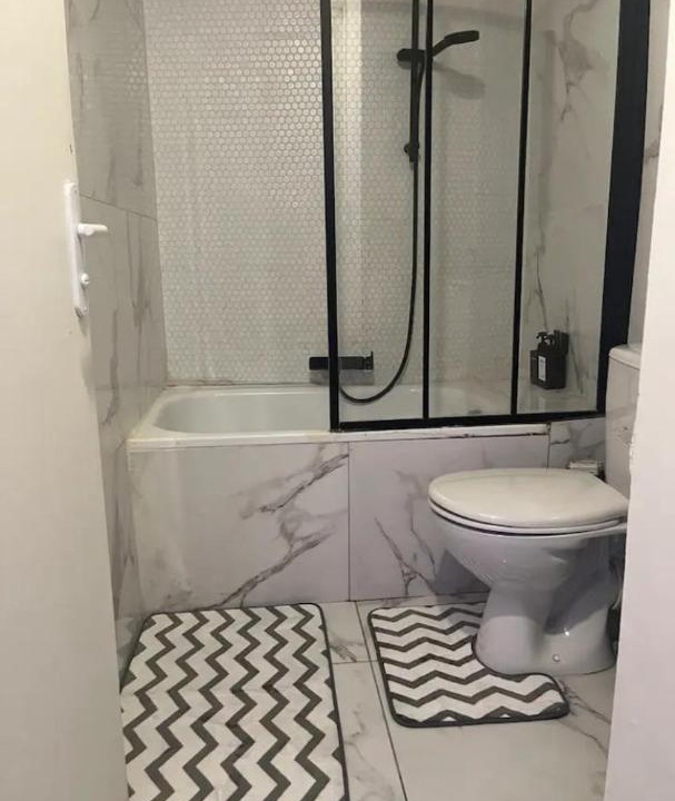 Photo of Others in Vaise