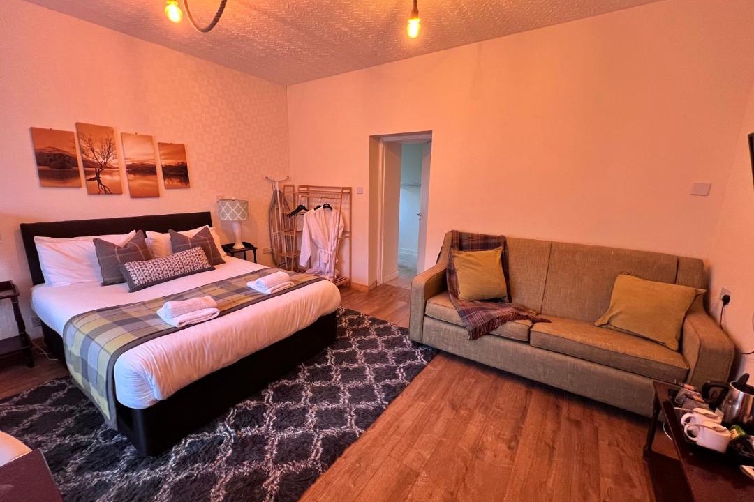 Photo of Others in Contin