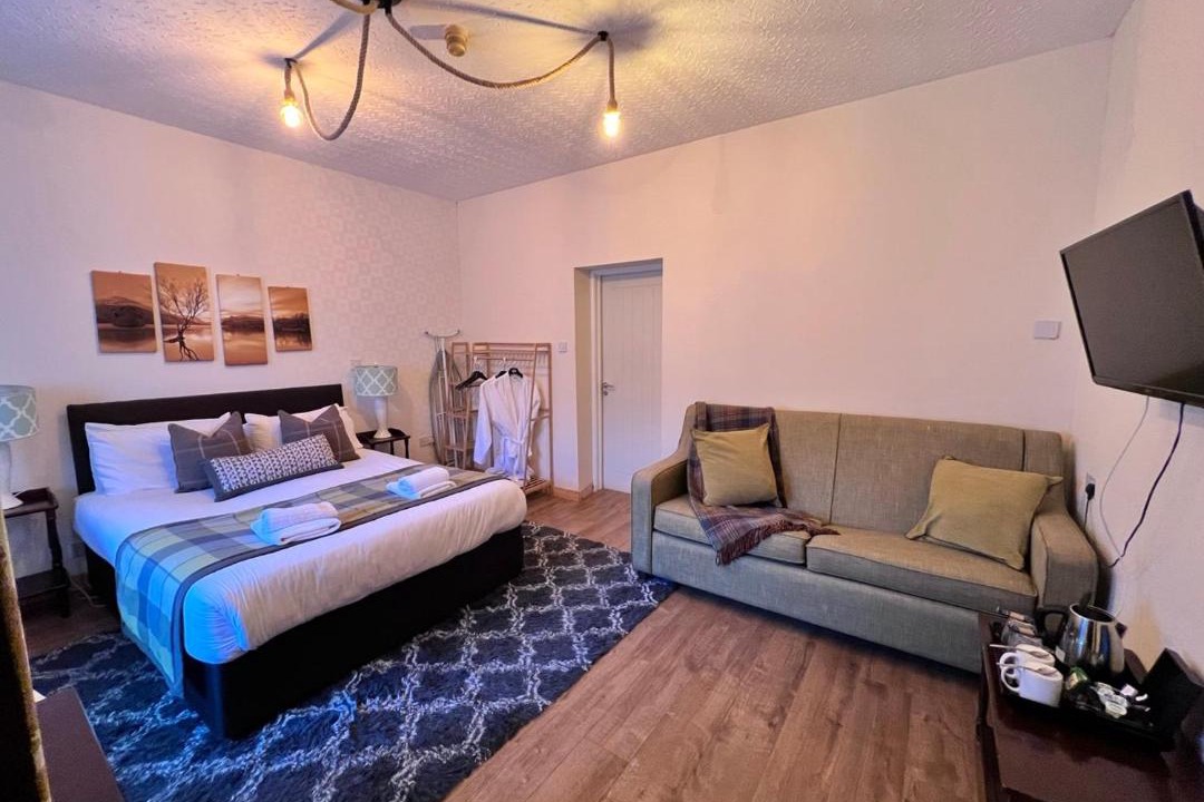 Photo of Others in Contin