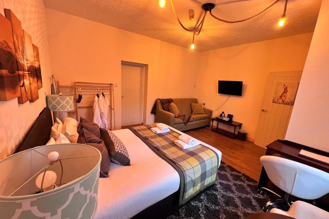 Photo of Others in Contin