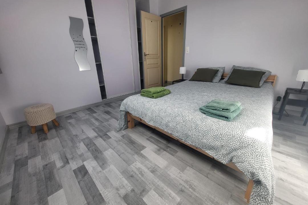 Photo of Bedroom in Hommes