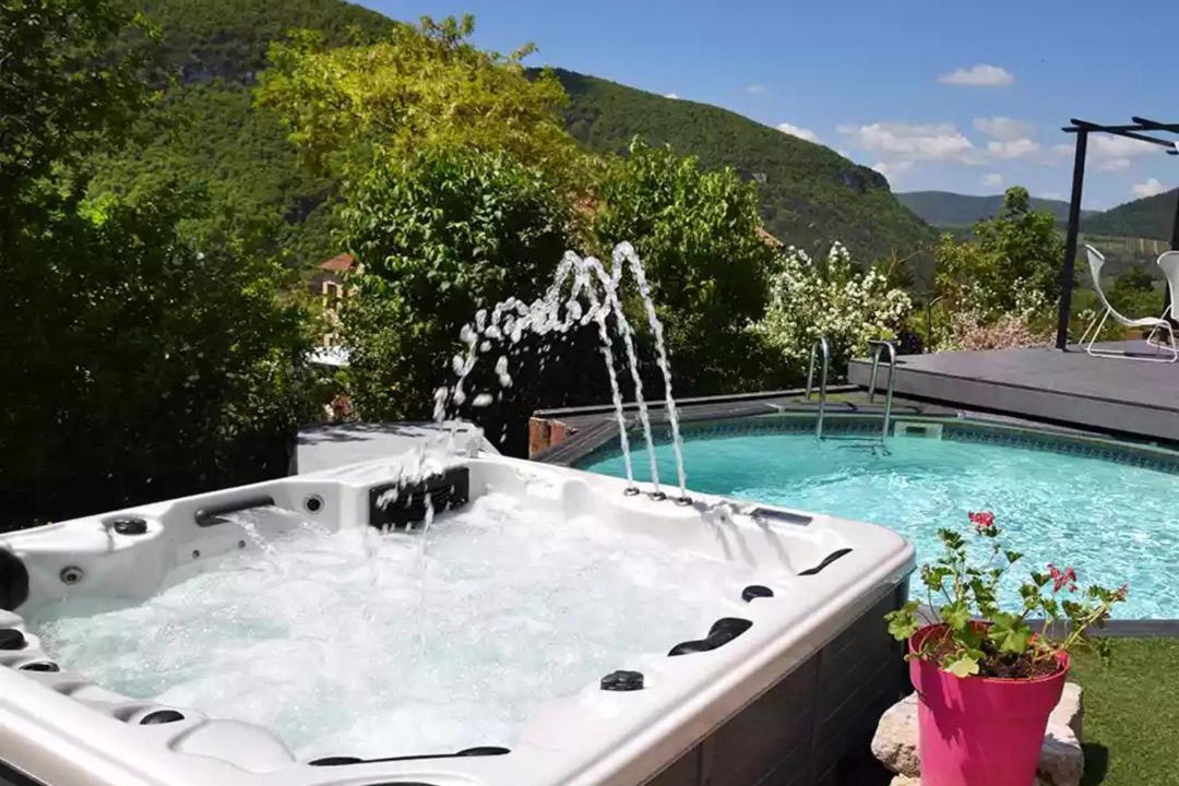 Photo of Others in Mostuejouls