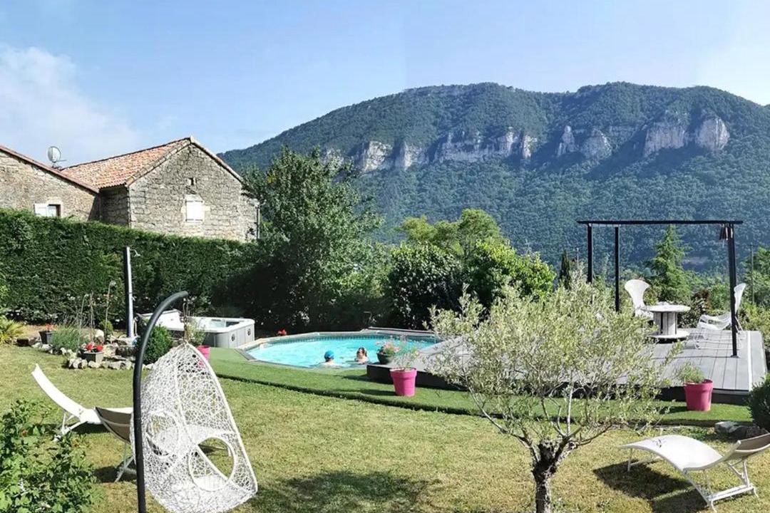 Photo of Others in Mostuejouls