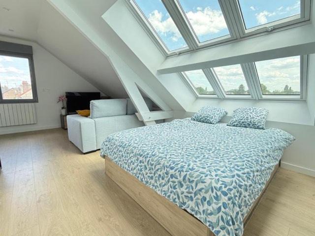 Photo of Bedroom in Margny-les-Compiegne