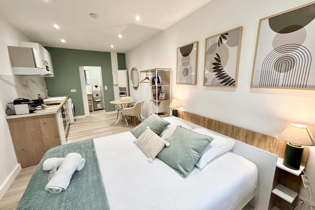 Photo of Bedroom in Faubourg Saint-Jacques