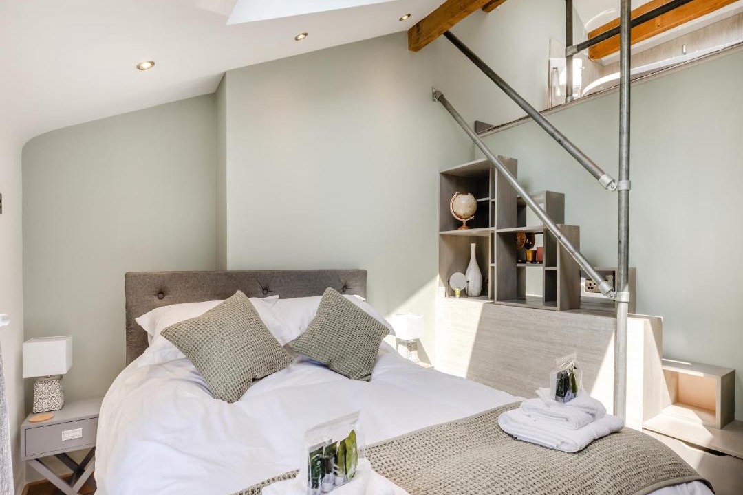 Photo of Others in Padfield