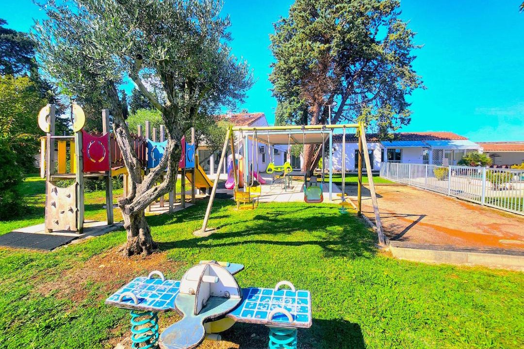 Photo of Others in Meynes