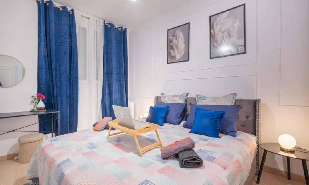 Photo of Bedroom in Dreux