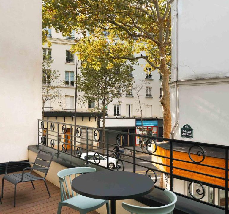 Photo of Others in Quartier des Grandes-Carrieres