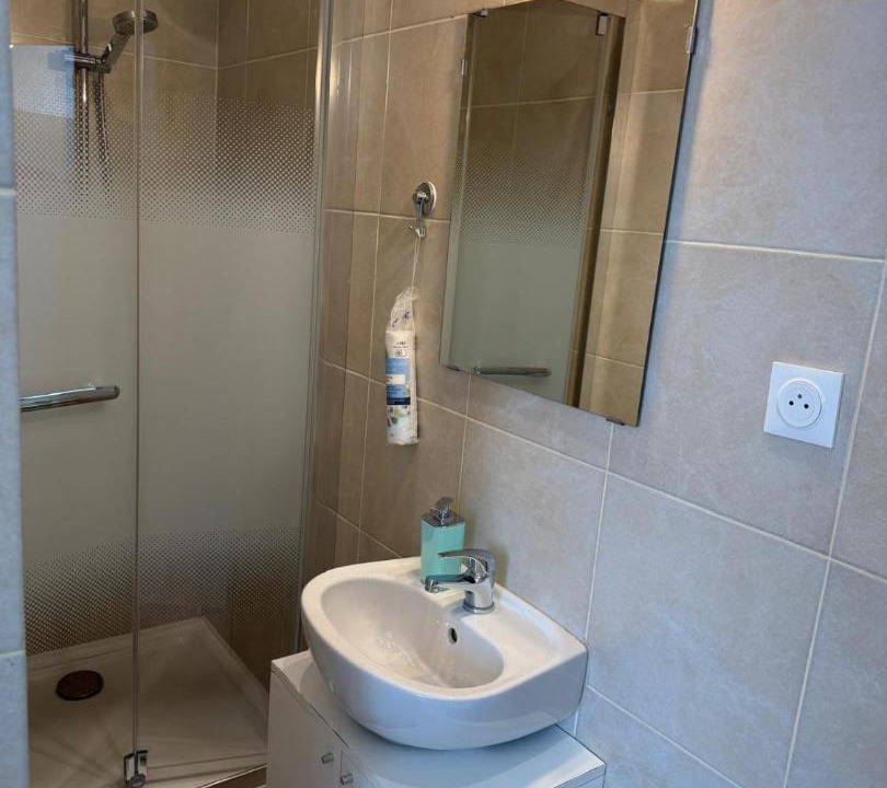 Photo of Bathroom in Darnetal