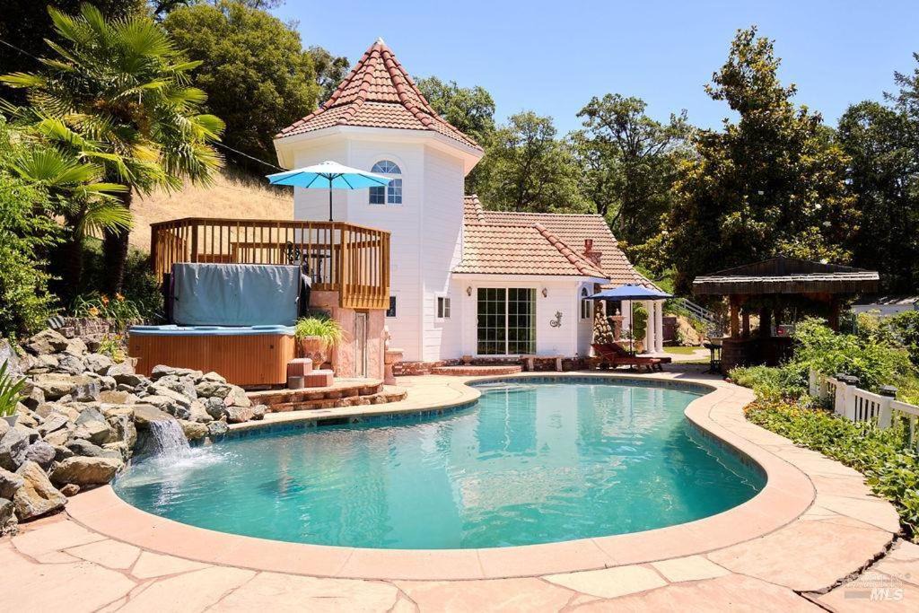 Photo of Others in Redwood Valley