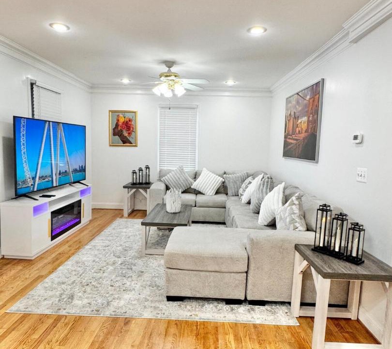 Photo of Livingroom in Douglas Park