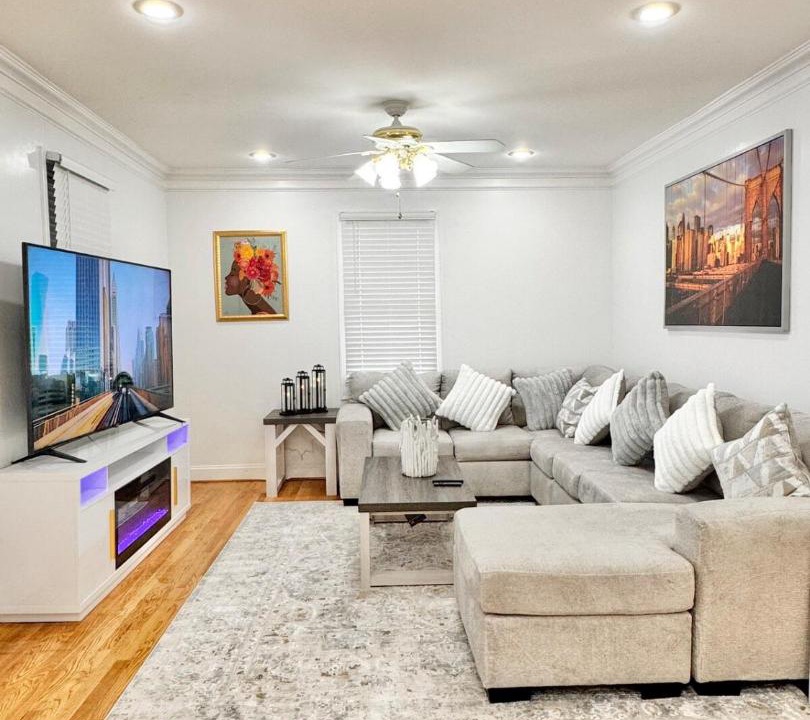 Photo of Livingroom in Douglas Park