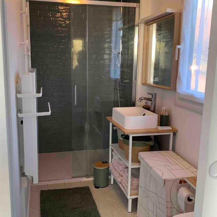Photo of Bathroom in Journans
