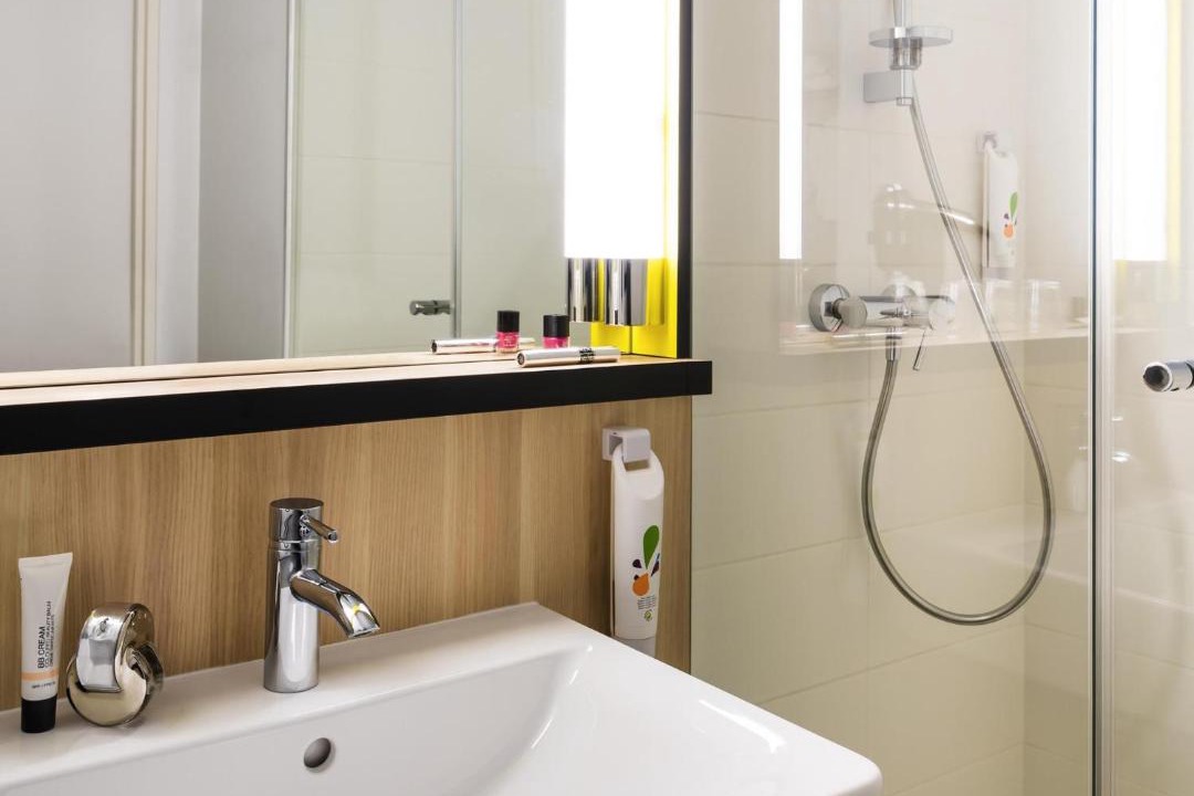 Photo of Bathroom in Guyancourt