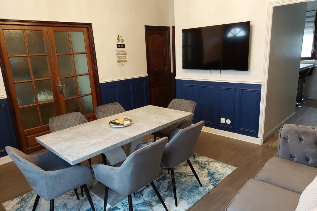 Photo of Others in Pantin