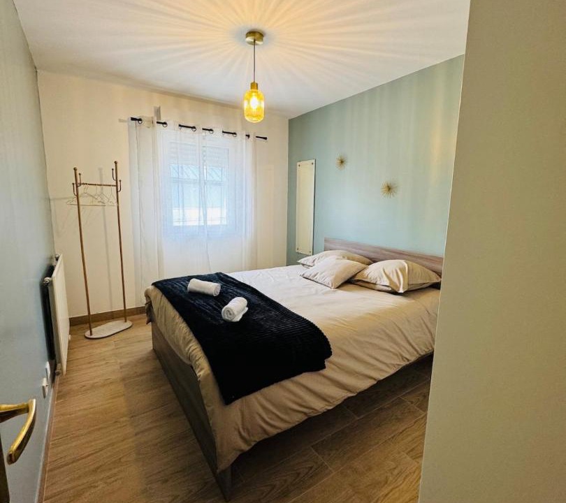 Photo of Bedroom in Mantes-la-Jolie