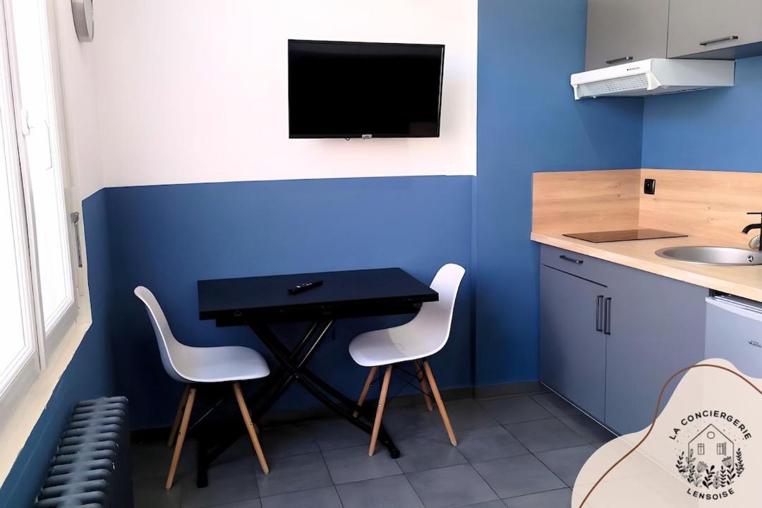 Photo of Kitchen in Lens