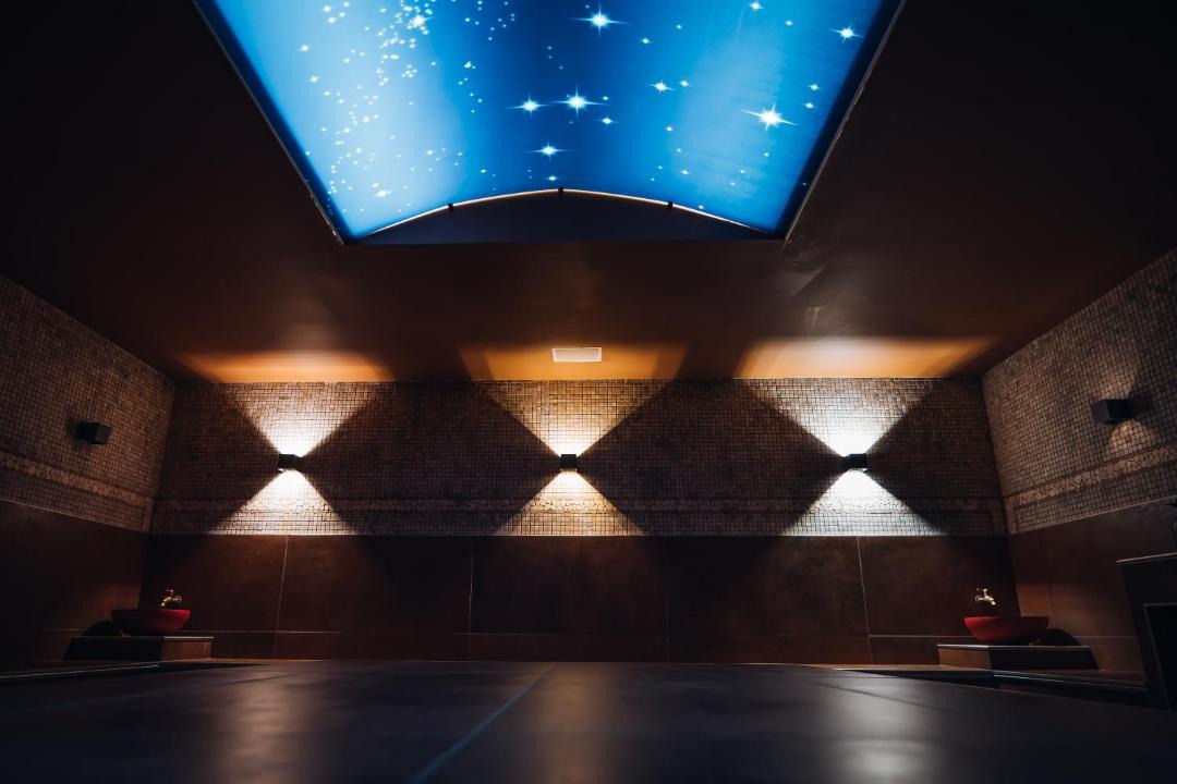 Photo of Others in Rives