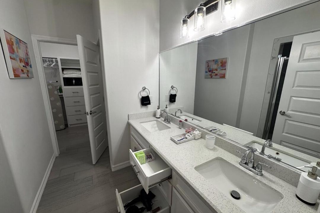 Photo of Bathroom in Brownsville