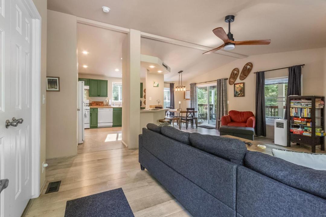 Photo of Others in Packwood