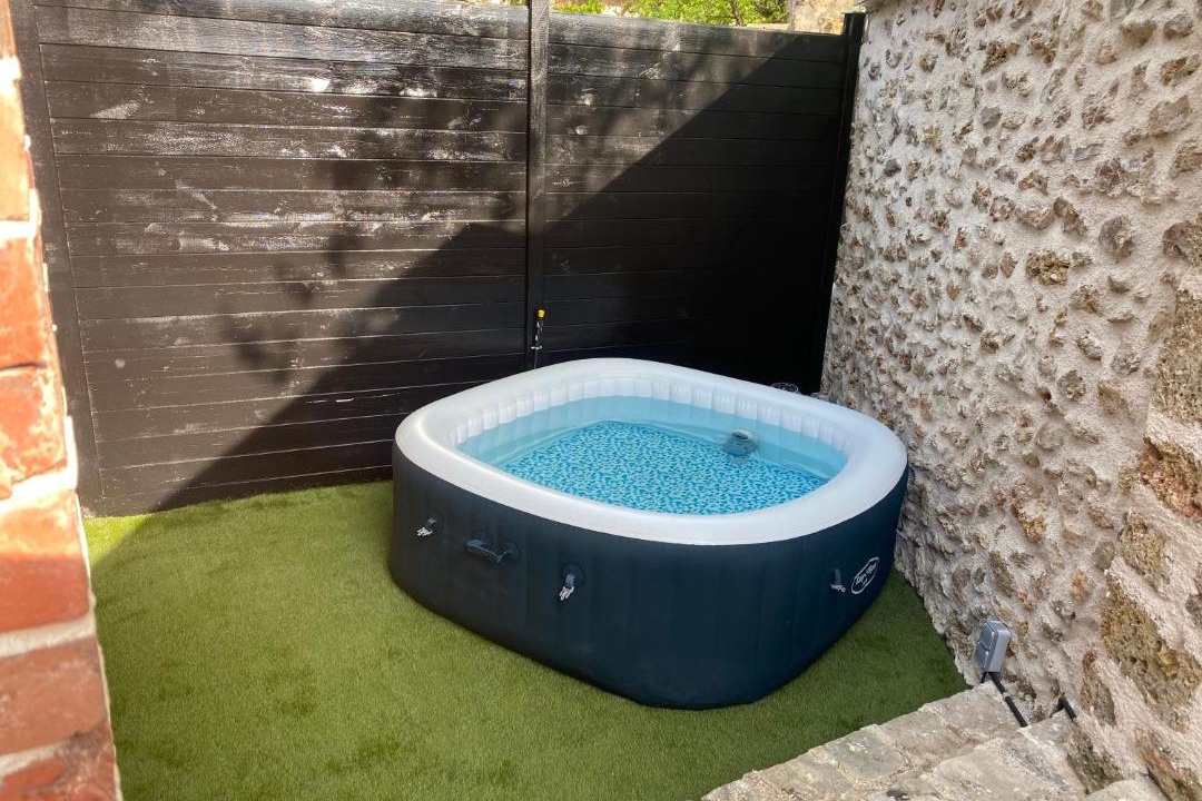 Photo of Others in Bonnelles