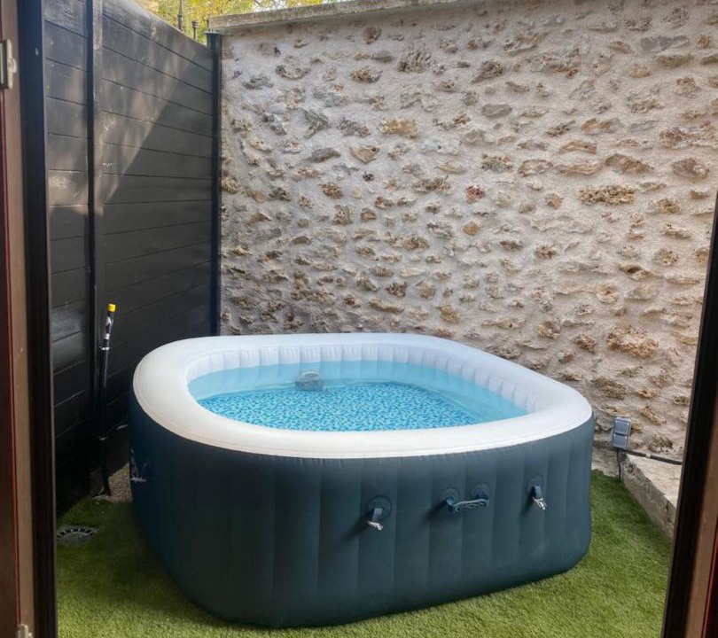 Photo of Others in Bonnelles