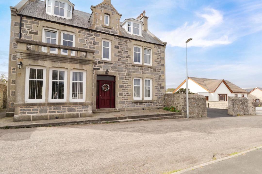 Photo of Others in Cullen