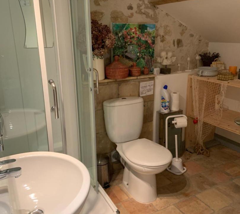 Photo of Bathroom in Roquemaure