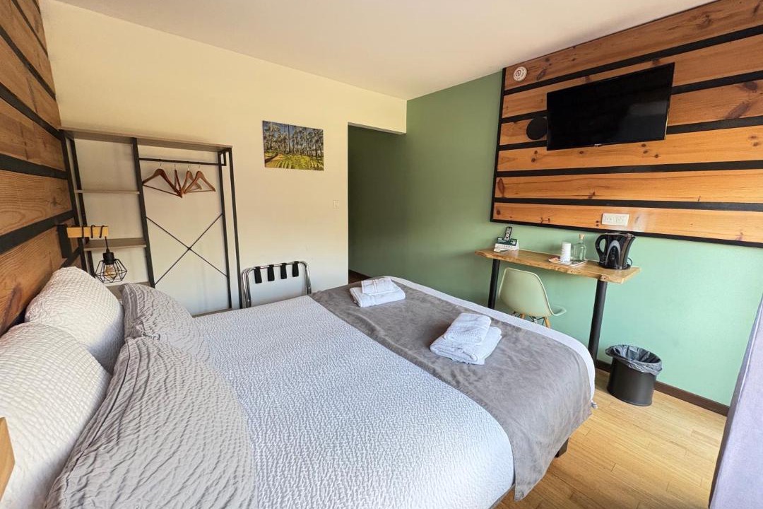 Photo of Others in Lesperon