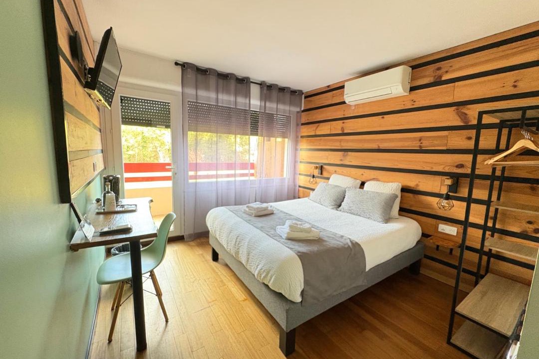 Photo of Others in Lesperon