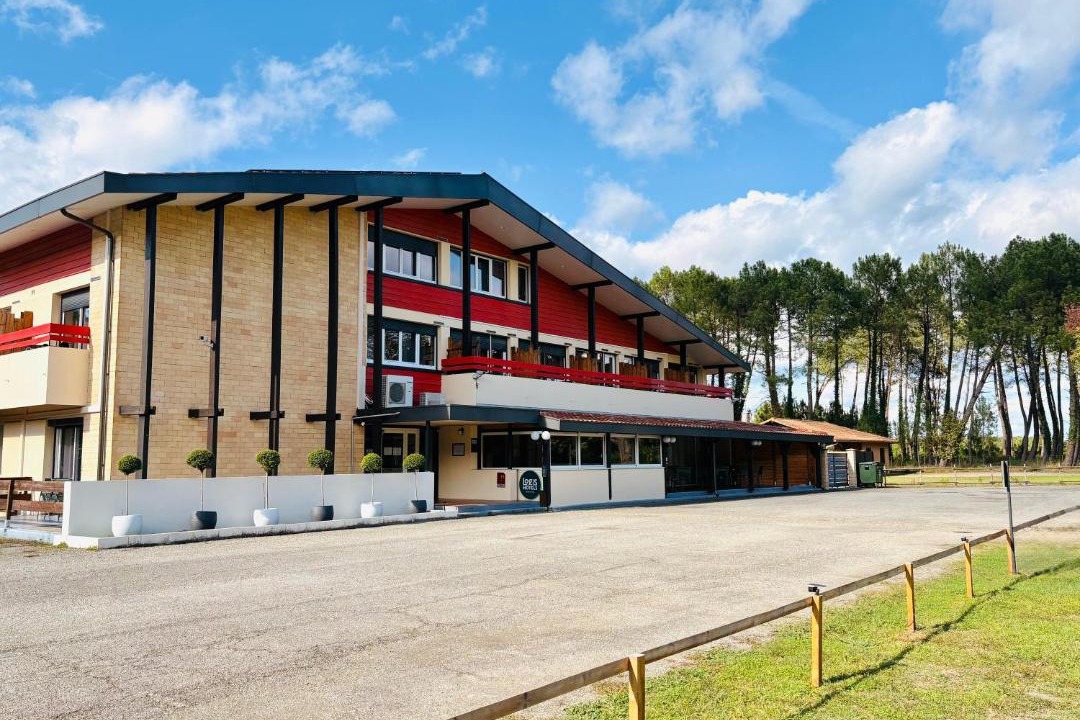 Photo of Others in Lesperon