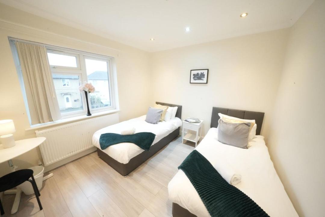 Photo of Others in Harlington