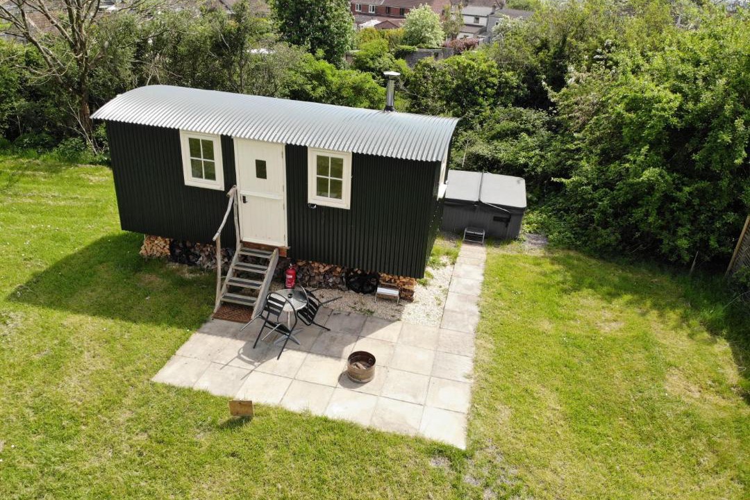 Photo of Others in Tunley