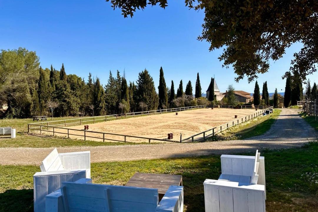 Photo of Others in Quarante