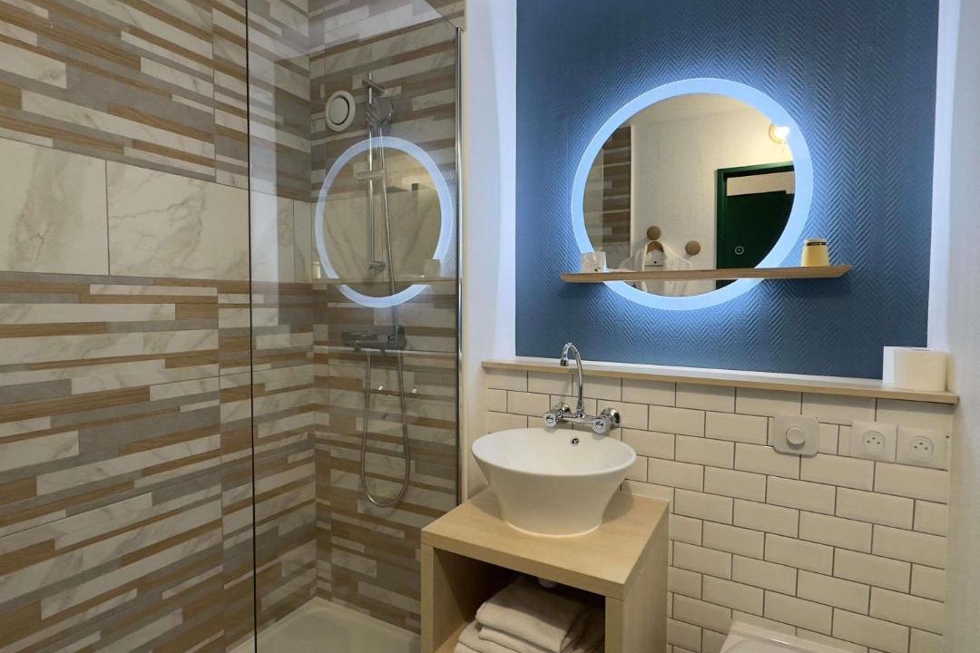 Photo of Bathroom in Joinville-le-Pont