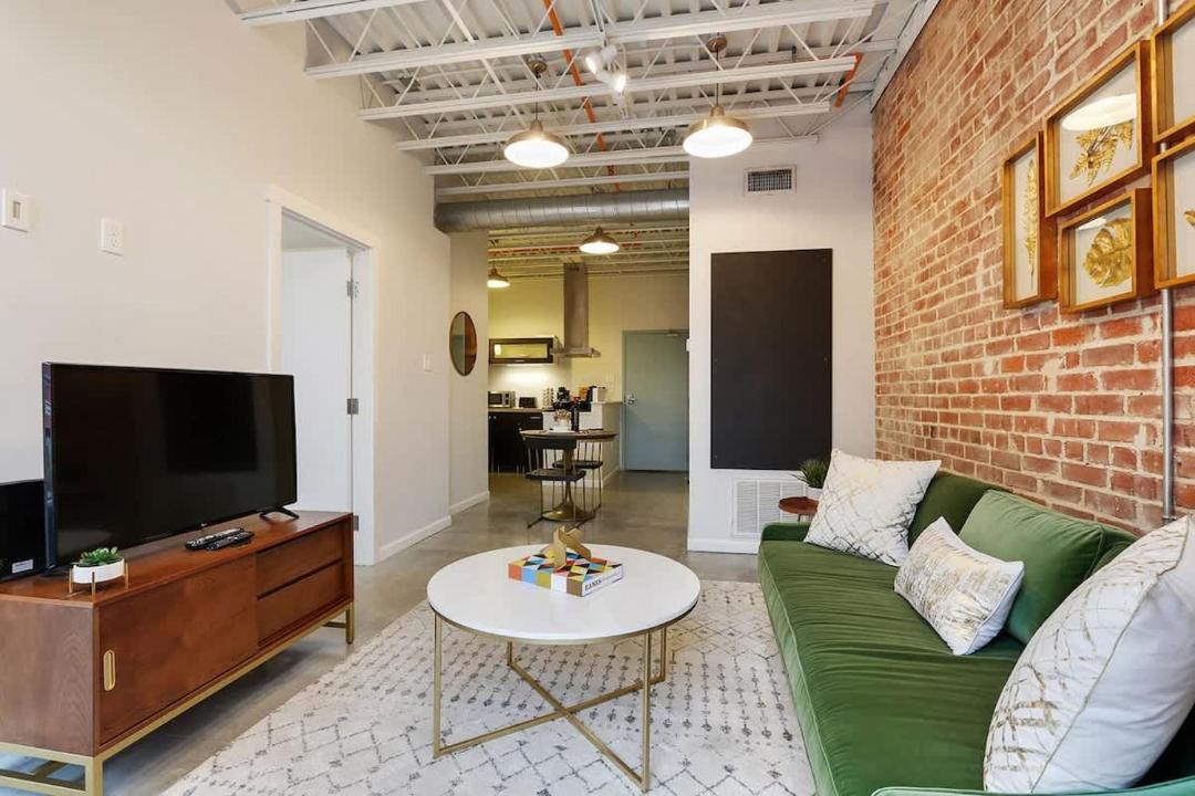Photo of Livingroom in Arts/Warehouse District