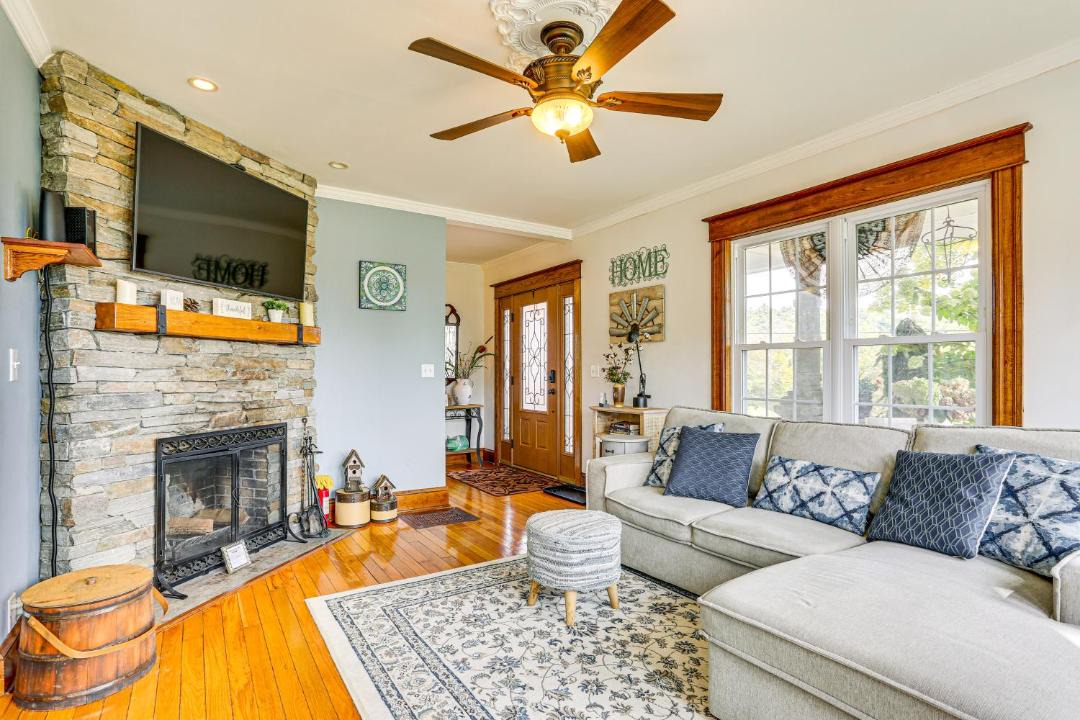 Photo of Others in Sparrow Bush