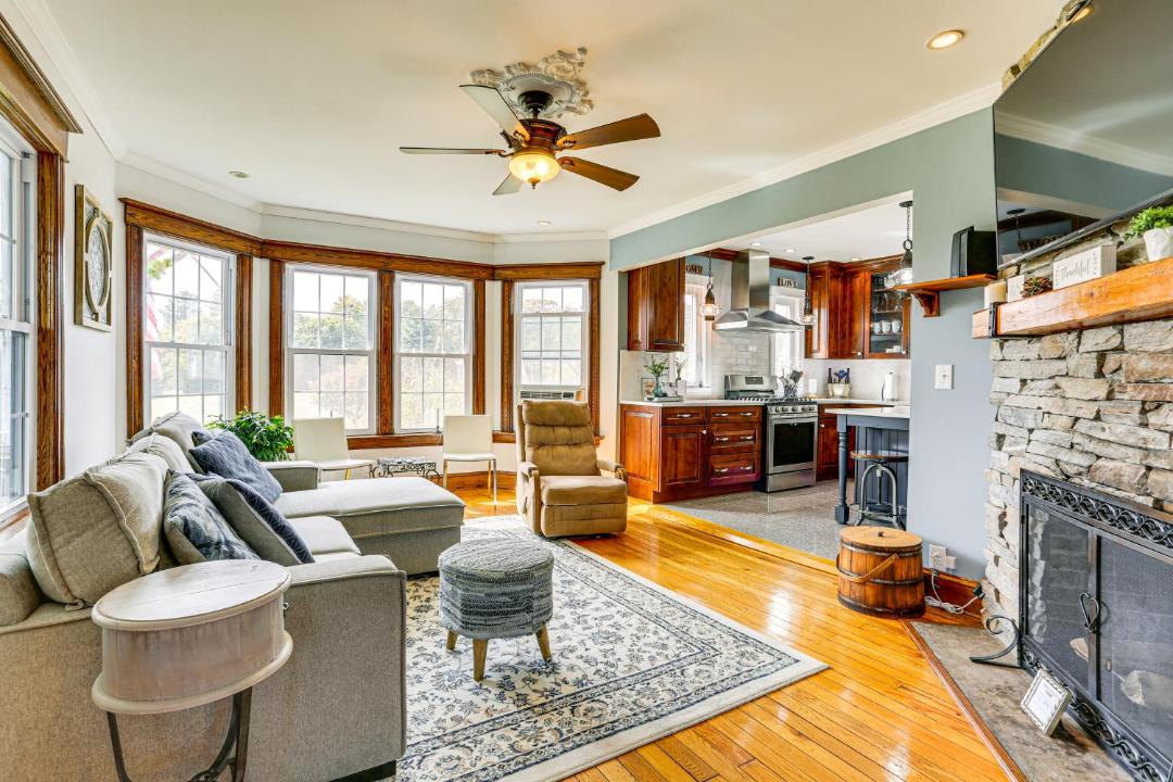 Photo of Others in Sparrow Bush