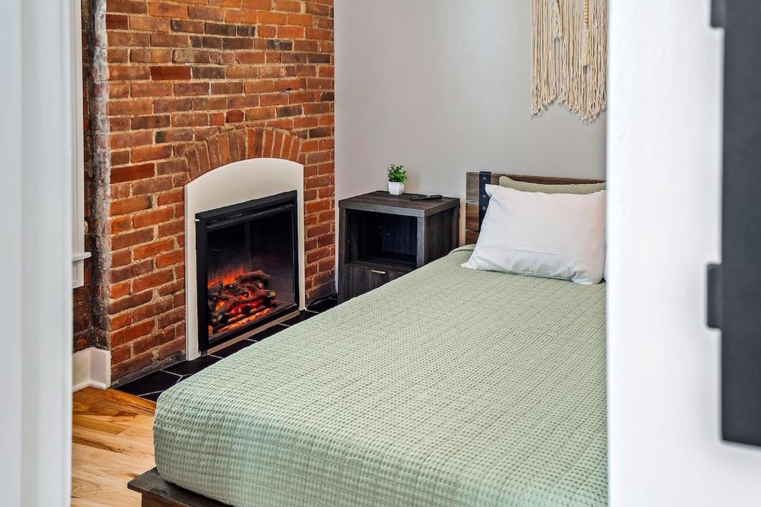 Photo of Bedroom in Detroit - Shoreway