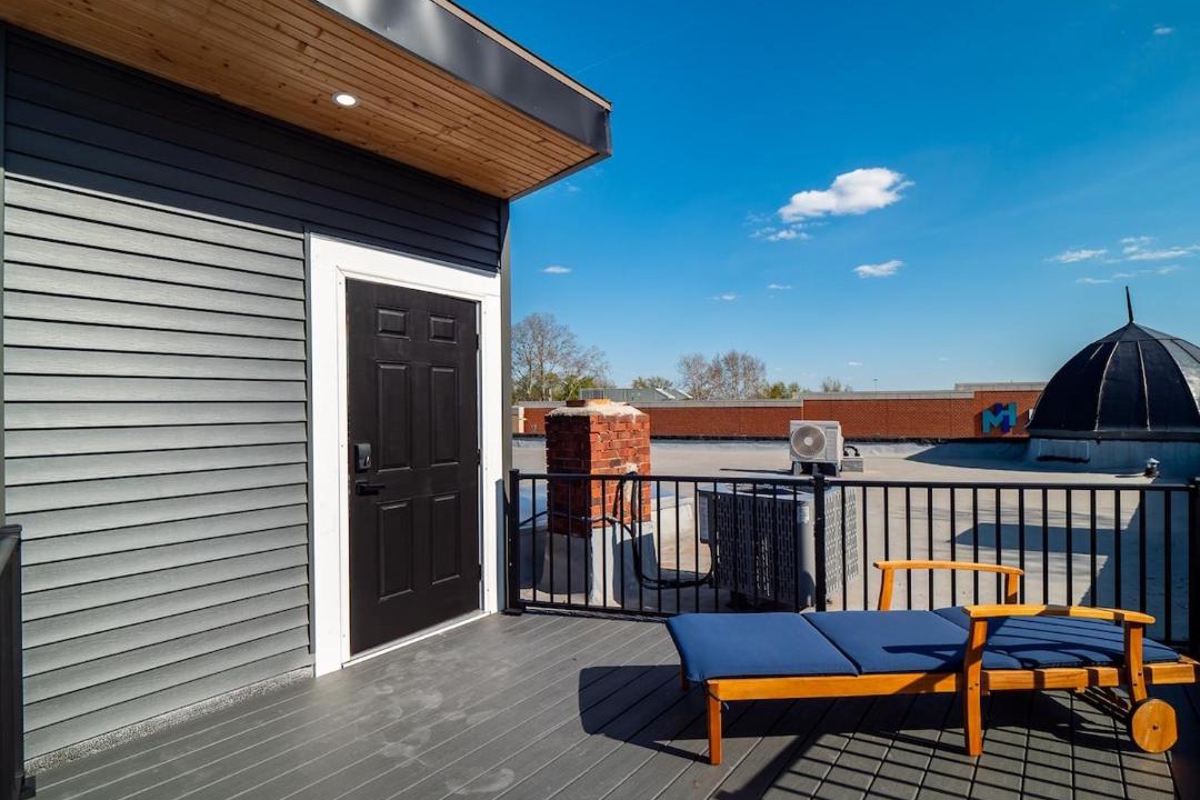 Photo of Patio Balcony in Detroit - Shoreway