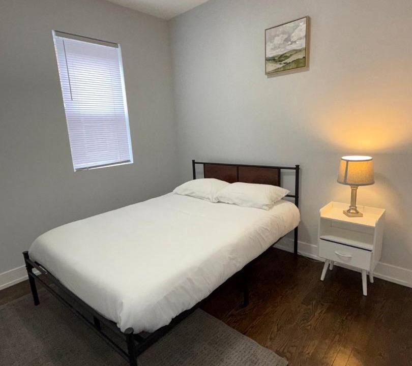 Photo of Bedroom in Albany Park