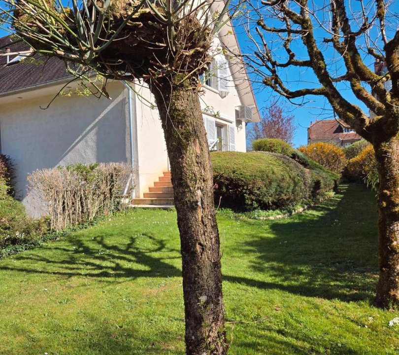 Photo of Others in Voiteur