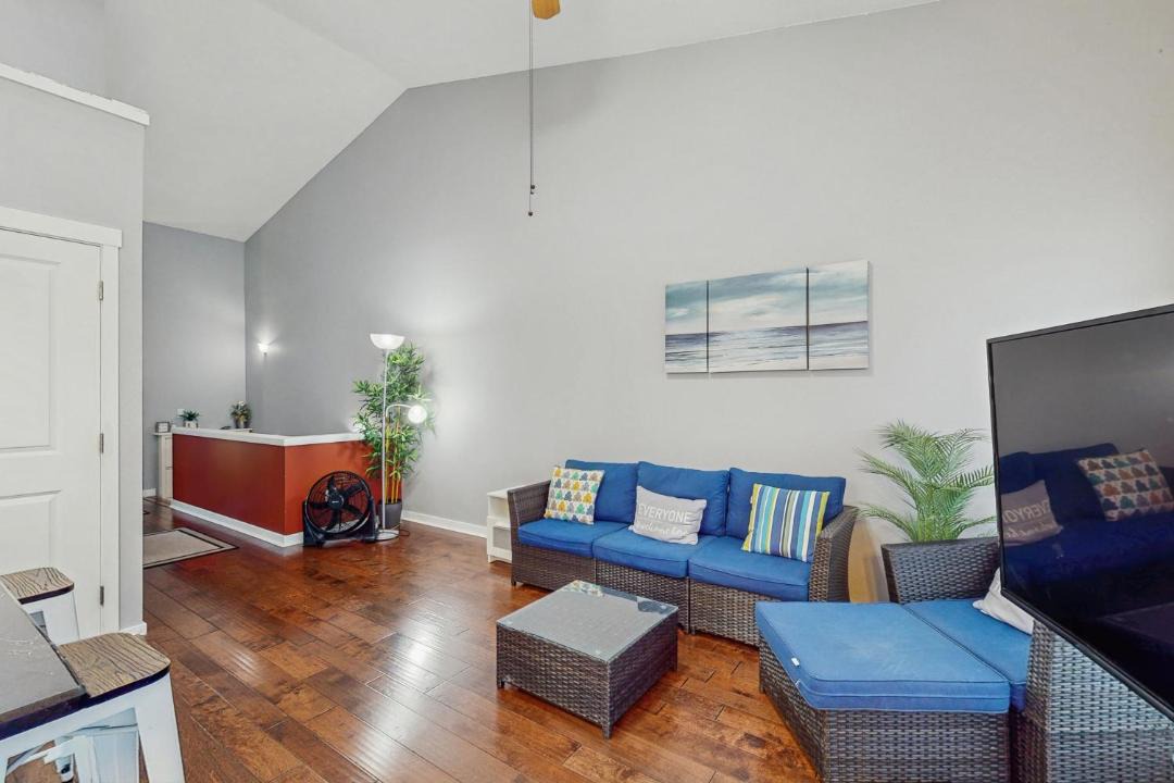 Photo of Others in Happy Valley