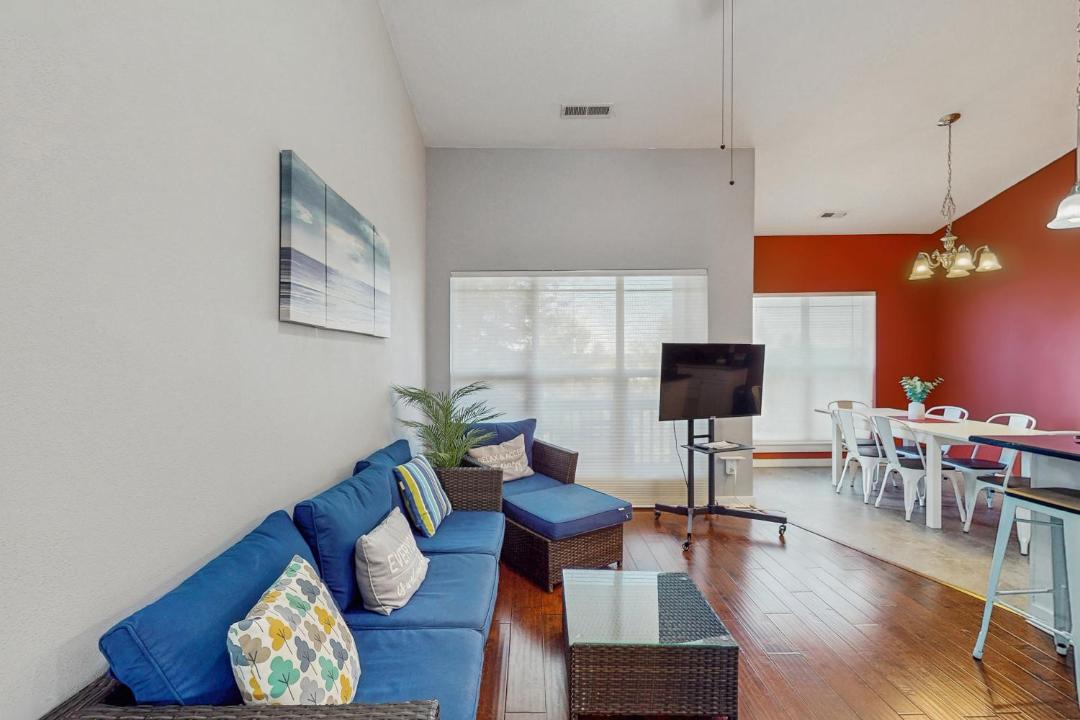 Photo of Others in Happy Valley